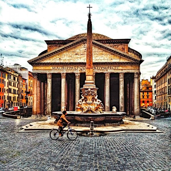 L'università è immersa nel cuore storico e artistico di Roma.