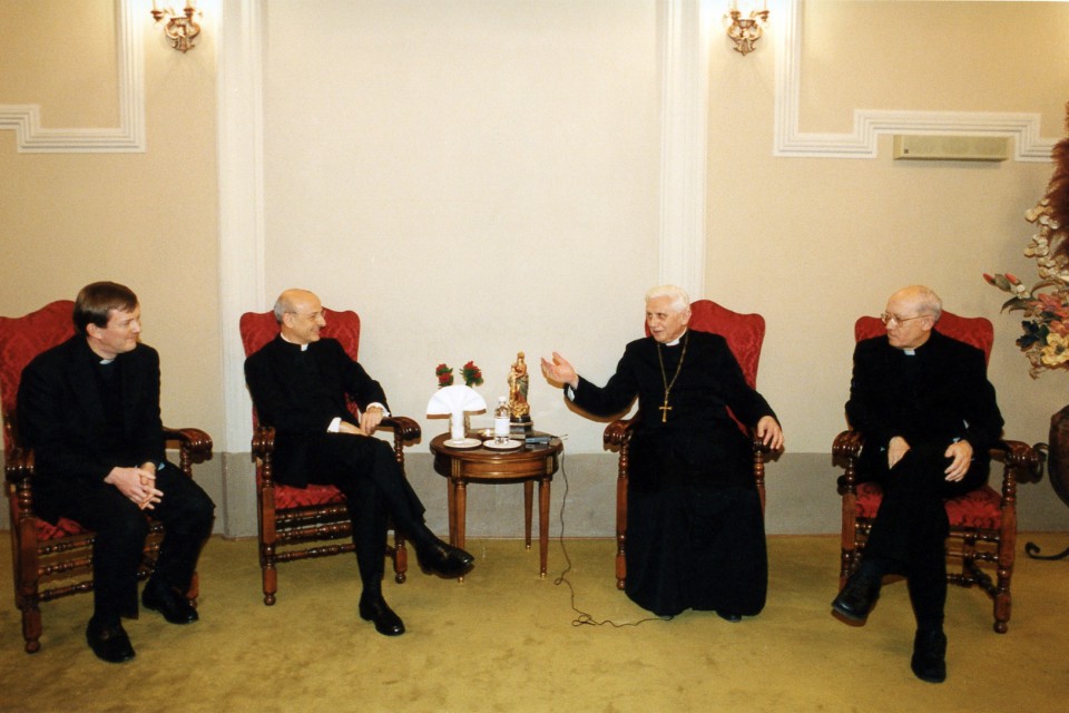 Encuentro del entonces cardenal Ratzinger con el profesorado de la "Santa Cruz", 31 de enero de 2002
